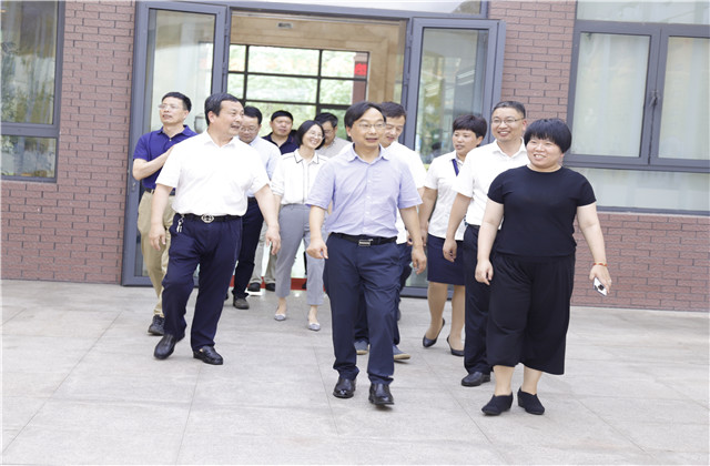金华市教育局局长楼伟民来到必胜博国际国际学校走访调研