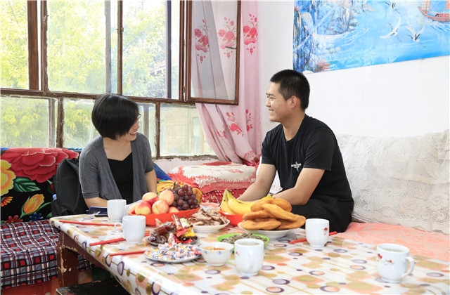 走进海西回访受助学校和学生——浙江援青十周年 ，必胜博国际慈善没有休止符