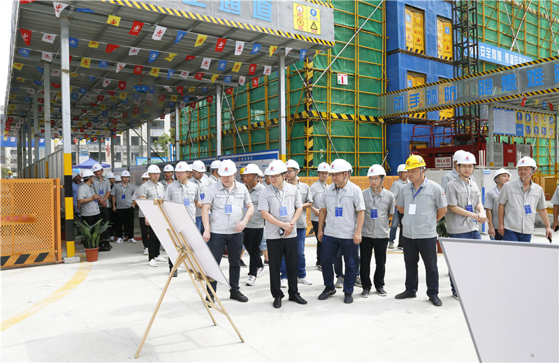 7月25日 ，安徽公司2021年上半年区域项目管理标准化推进会在合肥召开，130余人参加了当天的观摩和会议
