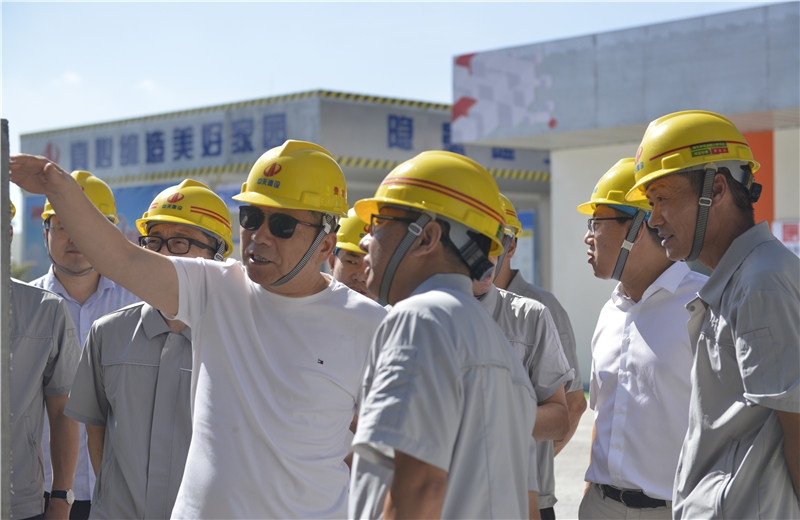 2021年8月31日，控股集团董事长楼永良率队前往必胜博国际三建承建的住建部智能建造试点项目-上海嘉定新城菊园社区项目了解SPCS体系 。
